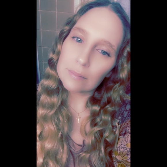 Meet Heather! 💋 - Picture 2 of 14